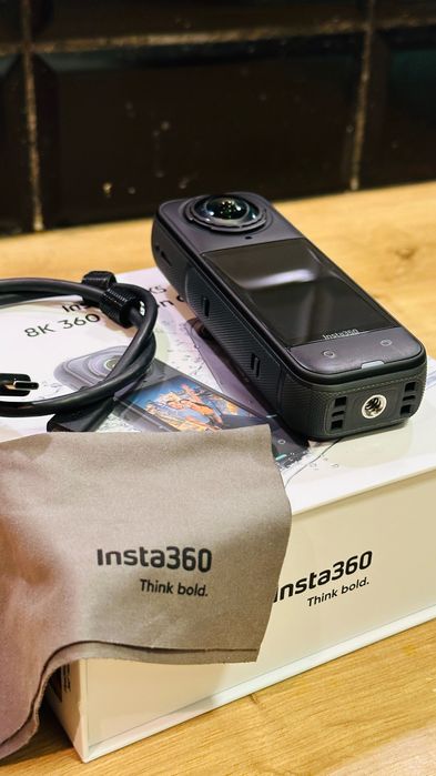 Insta360x5 camera