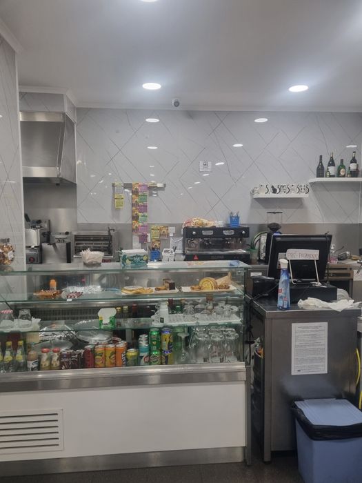 Aluga-se café restaurante