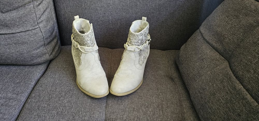 Buty w rozmiarze 38