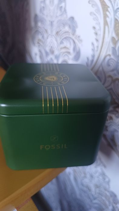 Продам Часы fossil