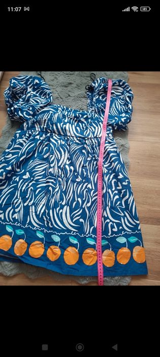 Sukienka z bufiastymi rękawami Primark