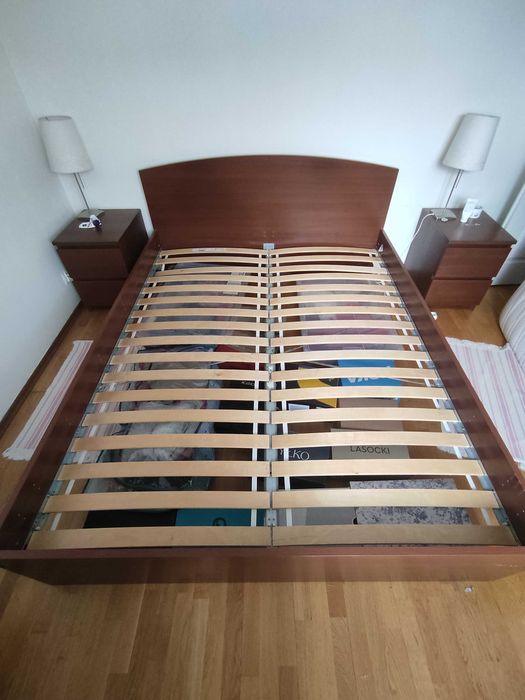 Solidne drewniane łóżko IKEA