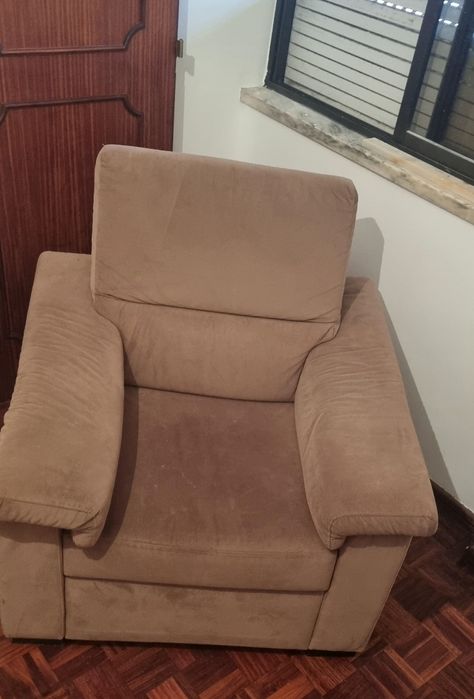 Sofas um de dois lugares e outro individual