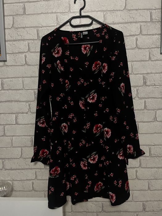 Sukienka w kwiaty H&M