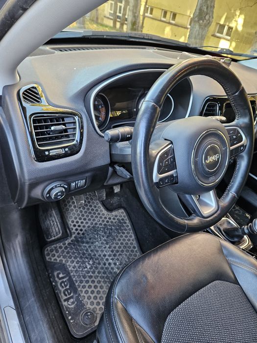 Sprzedam jeep compass Limited.