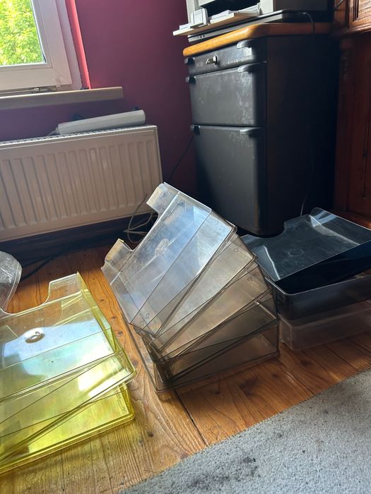 Segregatory plastikowe do biura