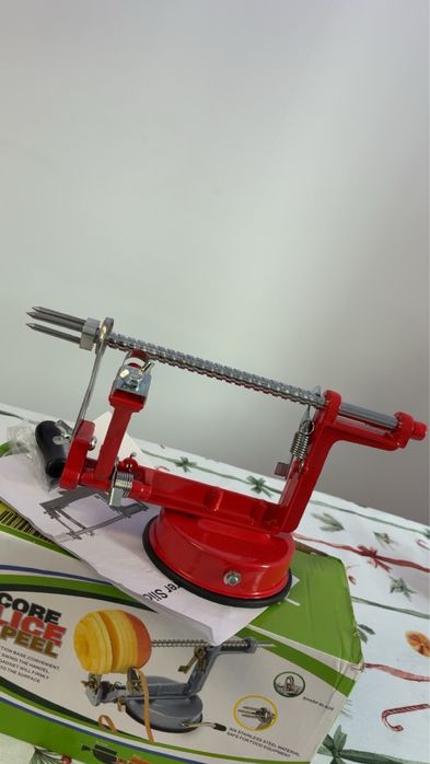 Maszynka obieraczka do robienia zakreconych ziemniakow i jablek