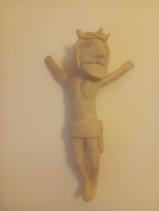 Cristo em terracota de Rosa Ramalho