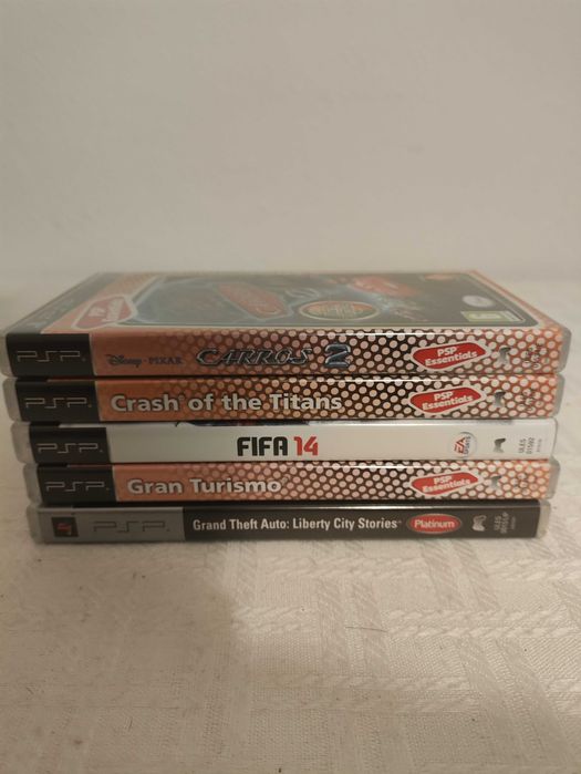 Consola PSP como nova + bolsa + carregador + 15 jogos