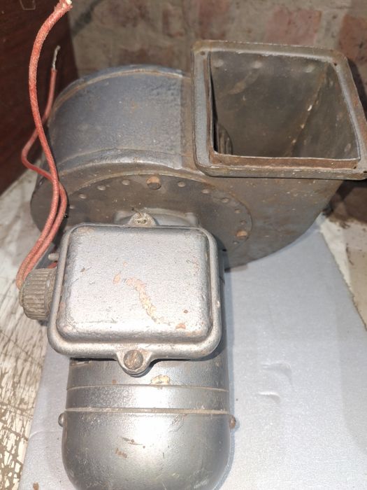 Продам вытяжку улитку