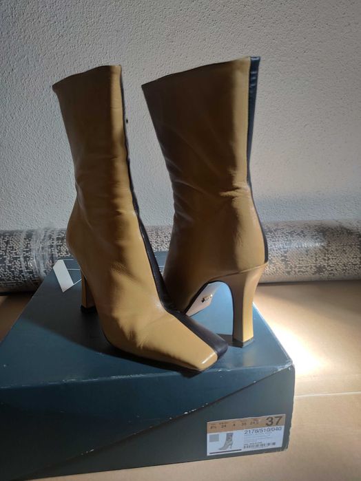 Botas em Pele dois tons
