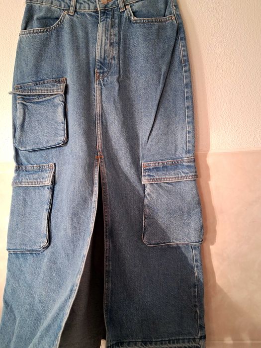 Saia Bershka e camisola Zara
