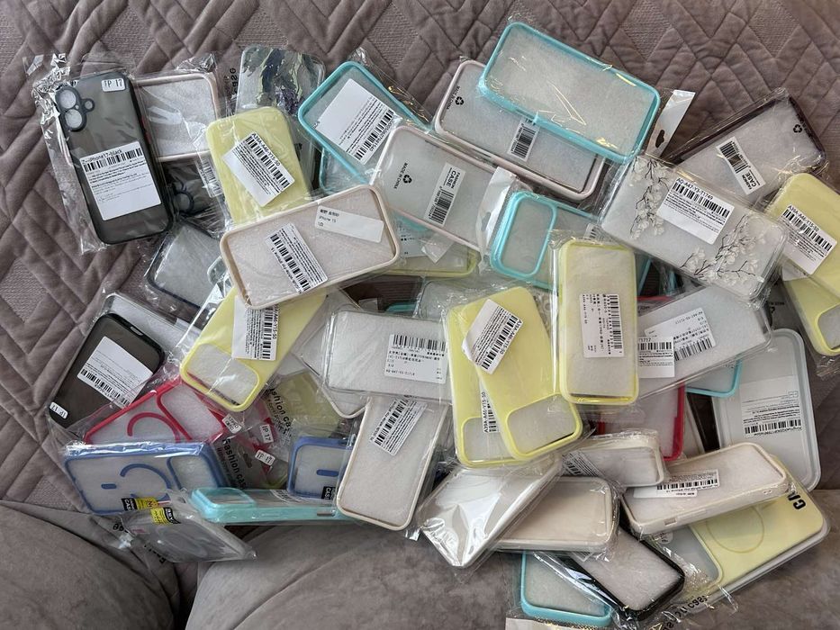 Чохли на iPhone 17