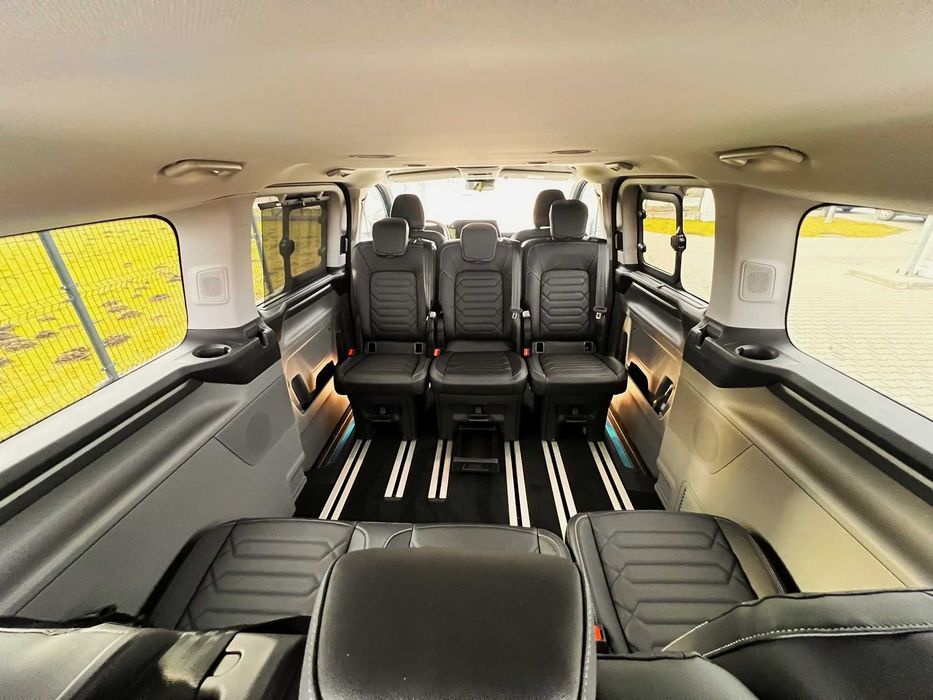 Wynajmę nowego 8-osobowego busa Ford Tourneo Custom -automat, hak, 4x4