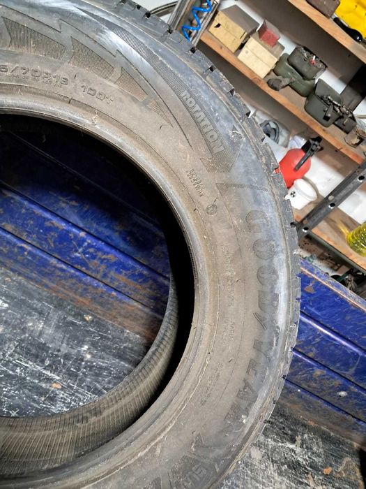 Goodyear UltraGrip Extreme 215  70  R16