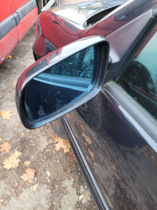 lusterko  prawe elektryczne czarne golf IV LC9Z