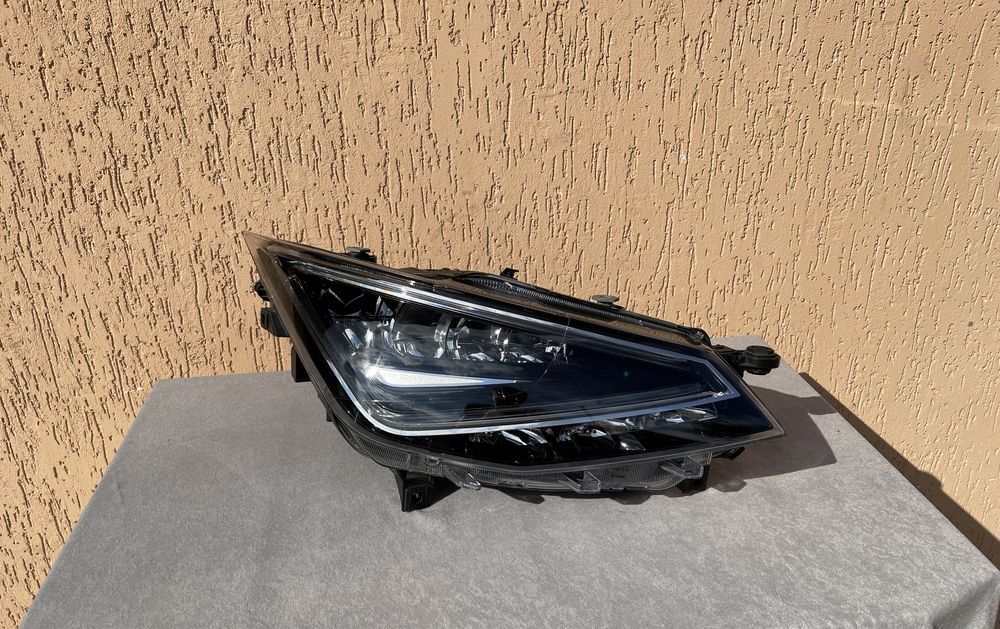 Фара Seat Ibiza 5 правая 6F1941008 B 2018 г.в (оригинал)