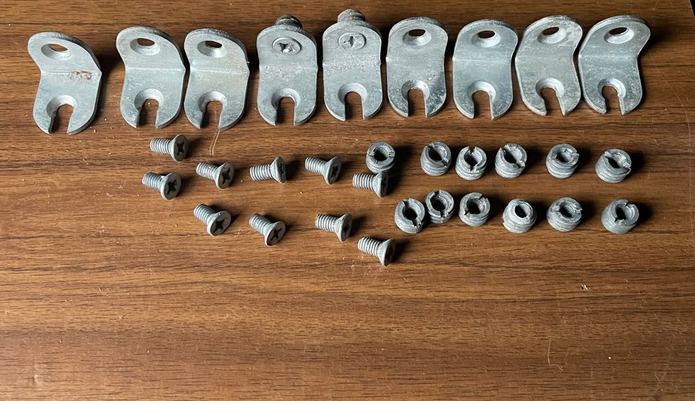 Уголки мебельные алюминиевые.