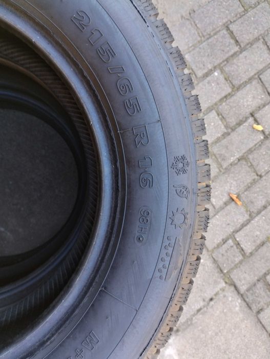 Całoroczne opony bieżnikowane 215/65 -16