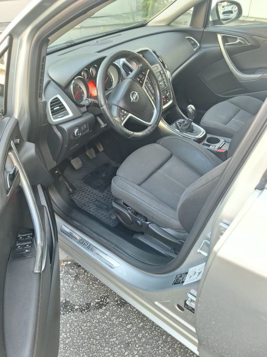 Opel Astra J Sports Tourer 1.6CDTI