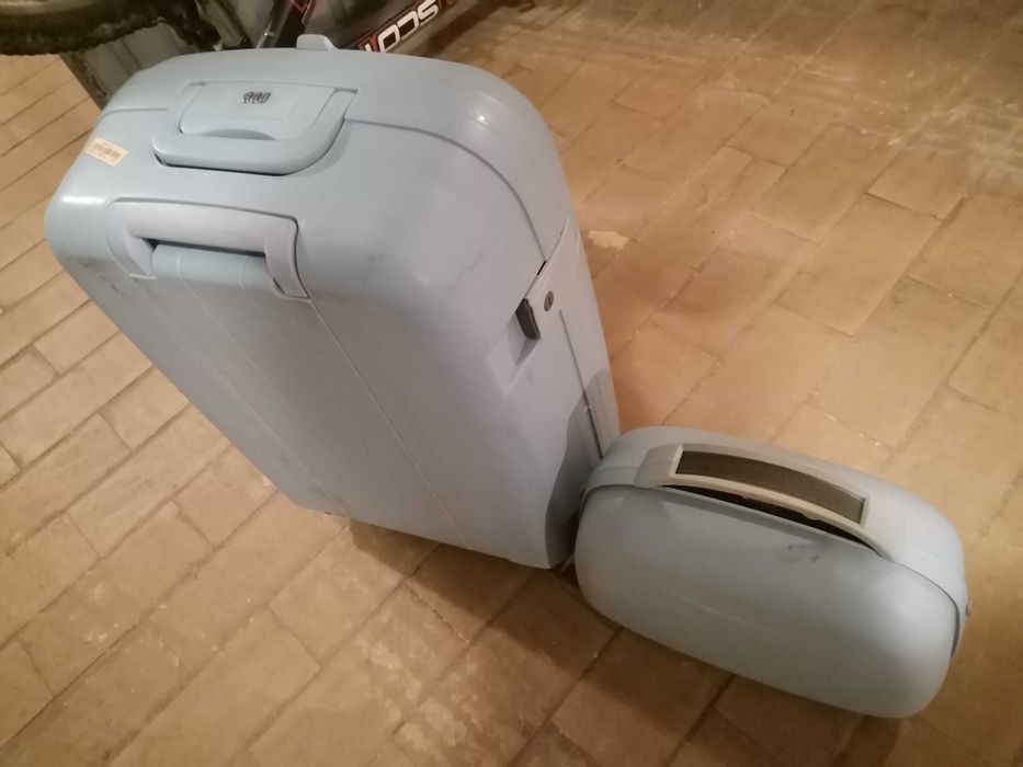 Conjunto mala viagem rigida e necessaire