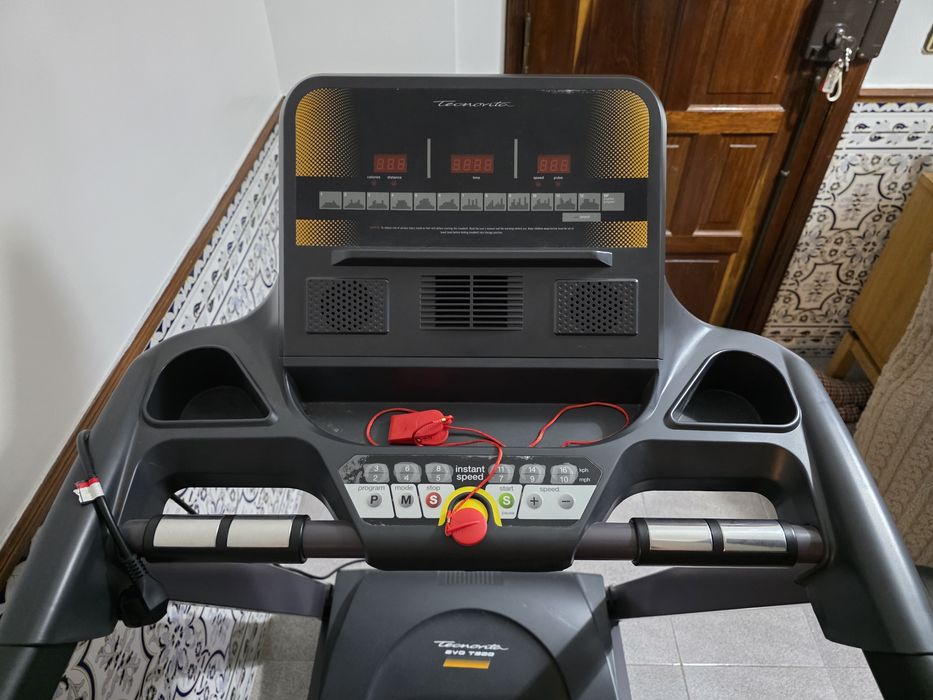 Passadeira Tecnovita Evo T900 nova, dobrável