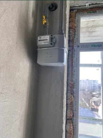 Продаж великої 1 кімнатної квартири в центрі міста в новому будинку