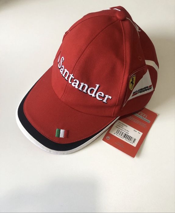 Boné da equipa Ferrari