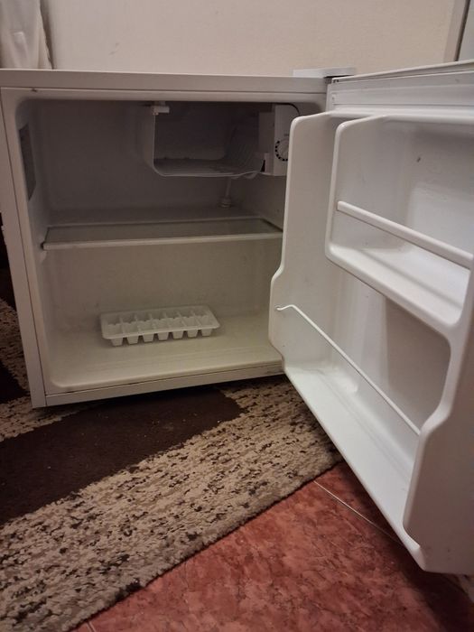 Frigobar pouco usado