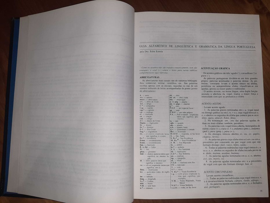 Coleção de livros  "Moderno Dicionário da Língua Portuguesa"