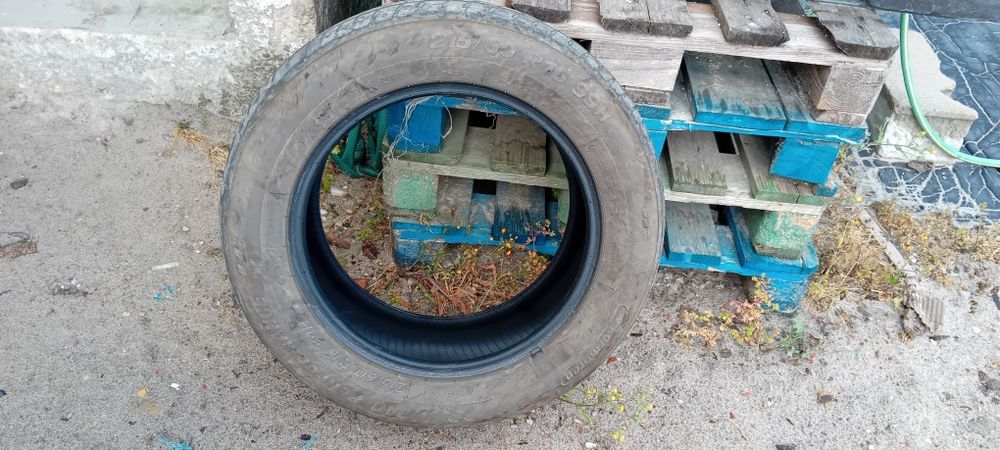 Pneu semi-novo 215/60 roda 16