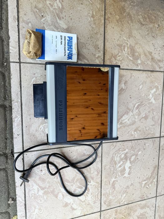 Сушилка для рук электрическая