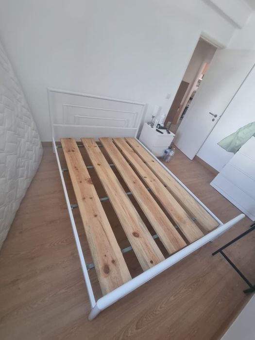 Cama de Casal XL em Metal Branco + Colchão Pikolin (150x200 cm)