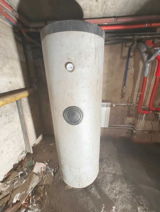 Sprzedam zbiornik na wodę z osprzętem