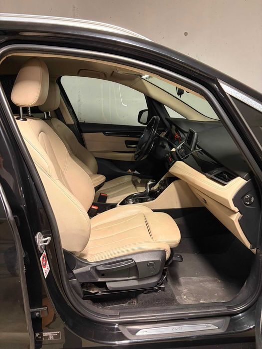 BMW 218 Active Tourer d Line Luxury Auto