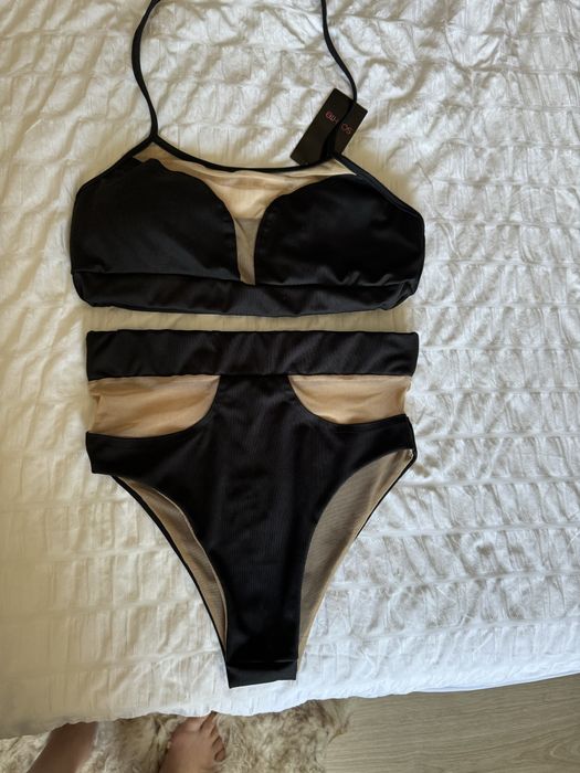 Красивый стильный купальник