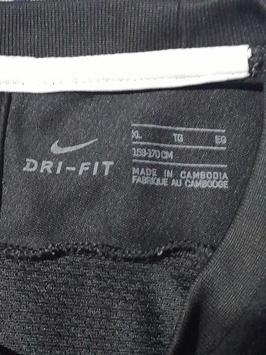 Ідеальні нова футболка найк