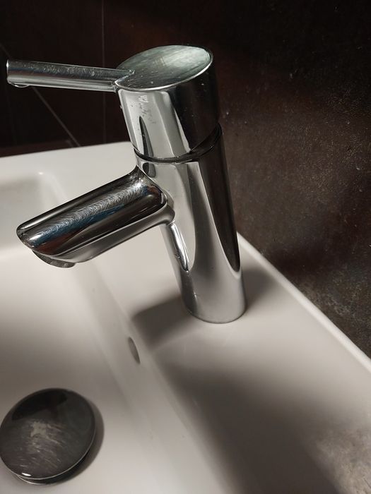 Umywalka Roca plus bateria