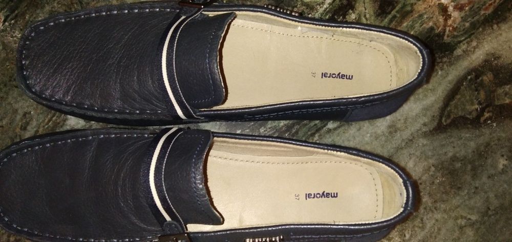 Moucassins azuis em pele