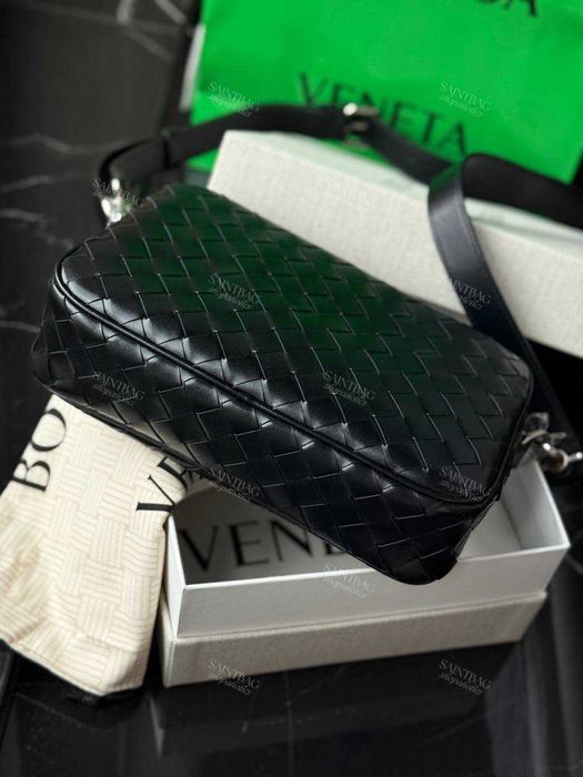 В наличии мужская сумка Bottega Vaneta черный цвет кожа Боттега Венета