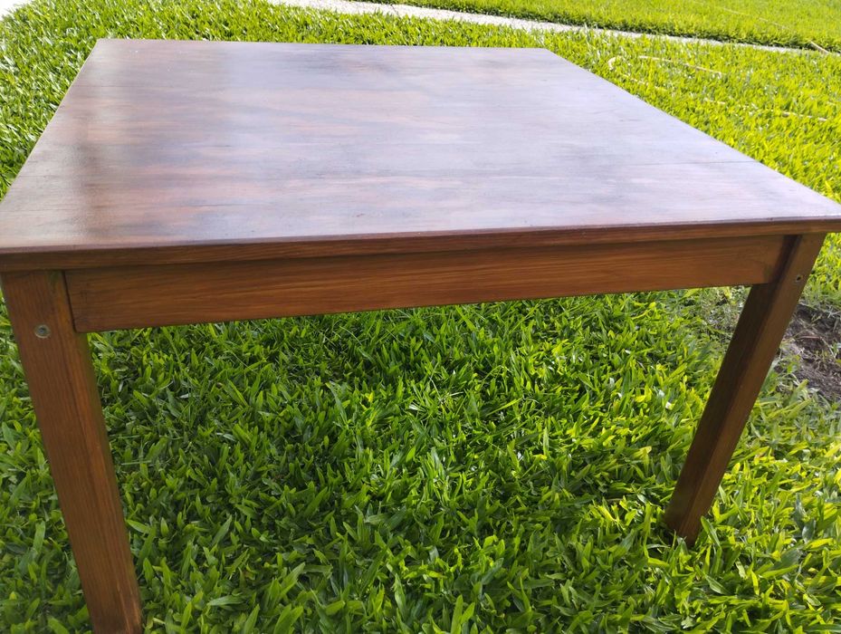 Mesa de centro da Saint Claire