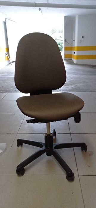 Mesa e Cadeira de escritório