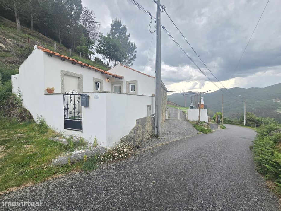 Moradia, 2 quartos, Ponte da Barca, Azias