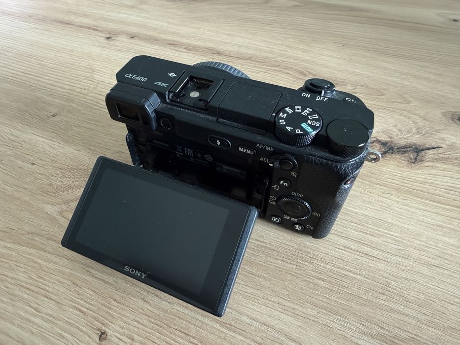 Sony a 6400 + lente sony 16-50 + lente sony 18-105 + 2 baterias sony