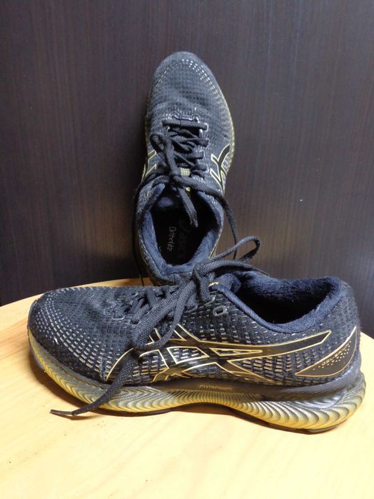 Sapatilhas Asics Black / Pure Gold