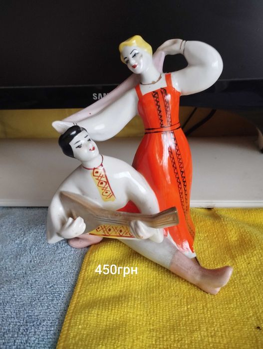 Статуетки. Всі статуетки без сколів і тріщин