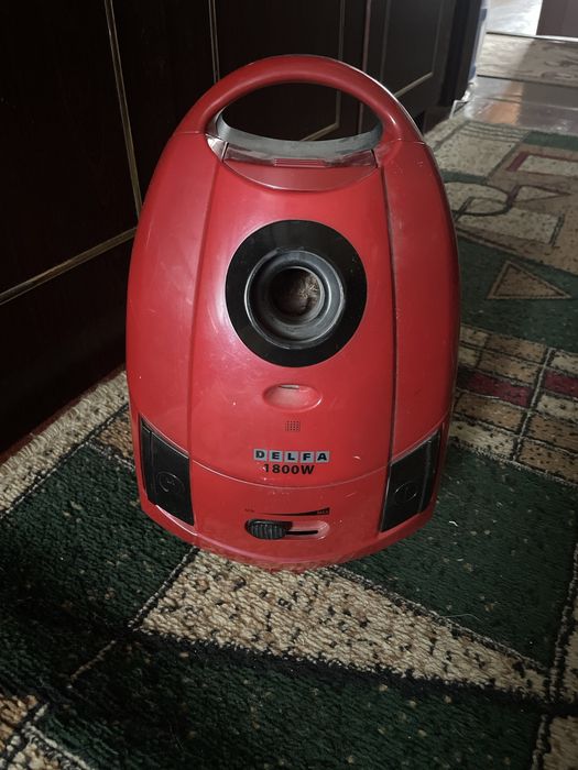 Продам пилосос 300 грн