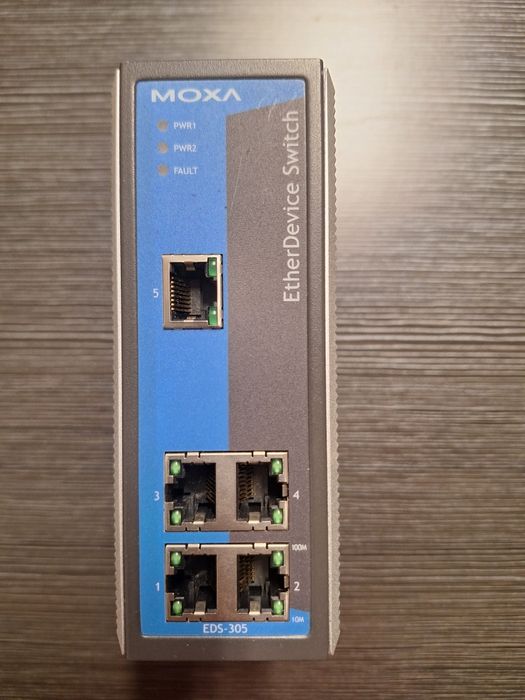 Moxa EDS 305 switch