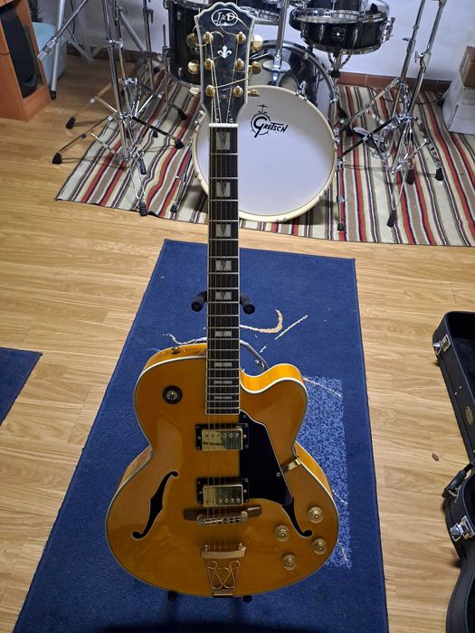 Guitarra j&D Hollow body