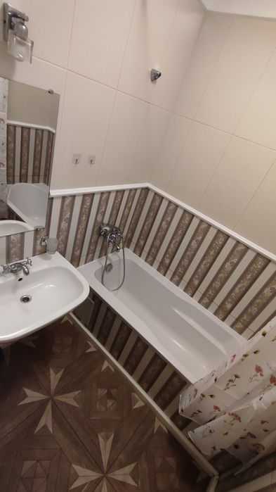 Продам 2к. Центр Д. Яворницького 125